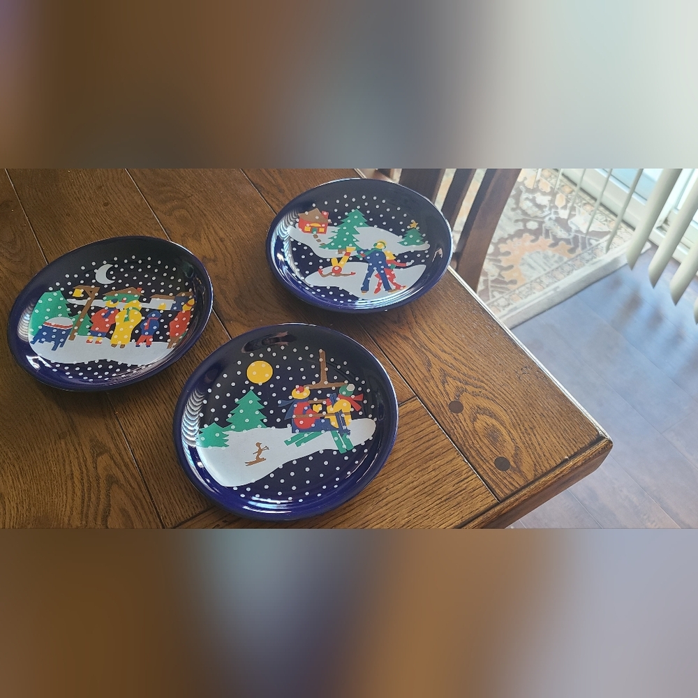 Set of 3 cobalt blue winter fun lunch plates Lillian Vernon 1989